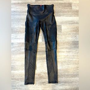 Spanx Faux Leather Moto Leggings size medium